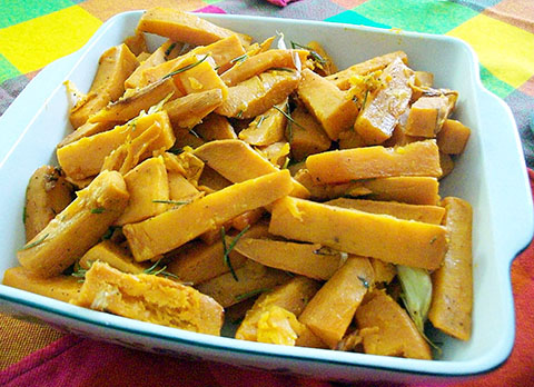 Vegan Thanksgiving Garlic Rosemary Sweet Potato Fries | veganpetite.com